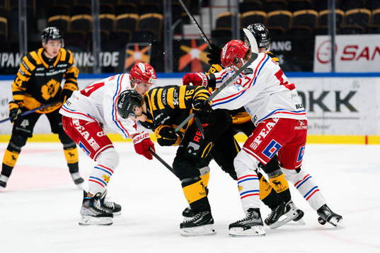 Skellefteås Linus Lindström och Timrås Anton Wedin