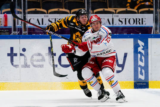 Skellefteås Andreas Wingerli och Timrås Nick Halloran