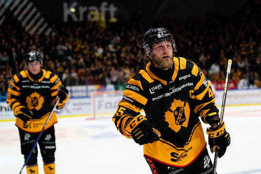 Skellefteås Oscar Möller jublar