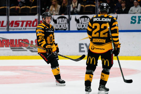 Skellefteås Andreas Wingerli gör 6-2 i tom kasse