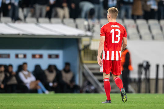 Andras Schäfer of Union Berlin leaves the pitch
