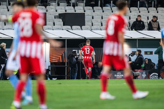 Andras Schäfer of Union Berlin leaves the pitch