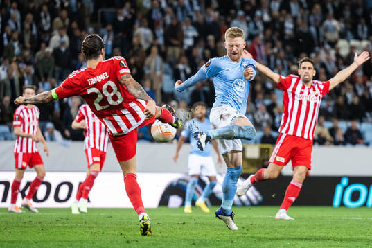 Anders Christiansen of Malmö FF and Christopher Trimmel of