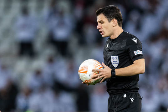 Referee Halil Umut Meler