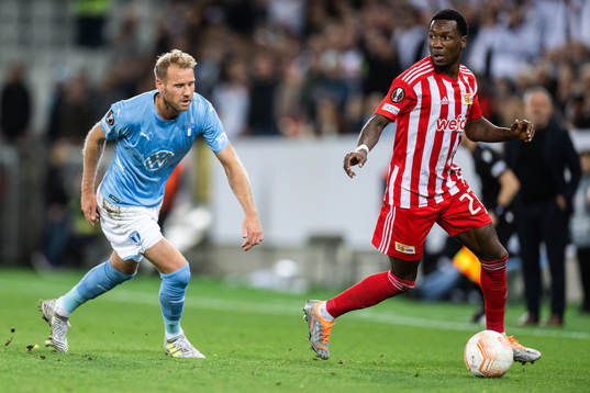 Ola Toivonen of Malmö FF and Sheraldo Becker of Union