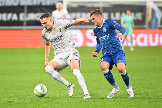 Piotr Johansson of Djurgården and Alessio Castro-Montes of