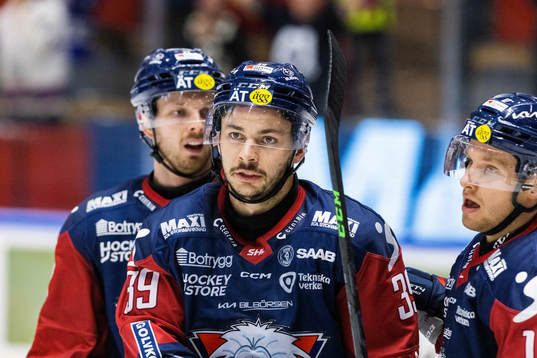 Linköpings Ty Rattie och Sebastian Strandberg jublar