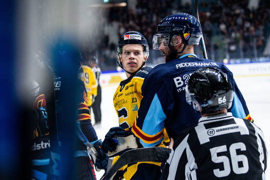 Södertäljes Albert Sjöberg och Djurgårdens Johan Alm