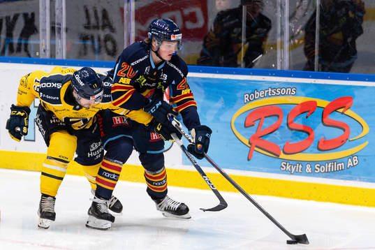 Södertäljes Cole Cassels och Djurgårdens Calle Odelius