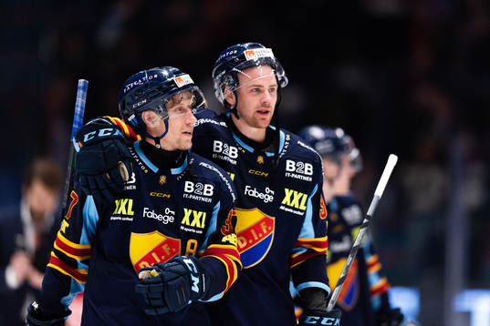 Djurgårdens John Norman och Daniel Brodin  jublar