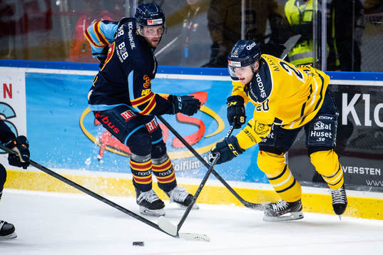 Djurgårdens Alexander Ytterell och Södertäljes Nikola