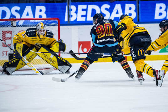 Djurgårdens Kevin Karlsson gör 4-3 bakom Södertäljes