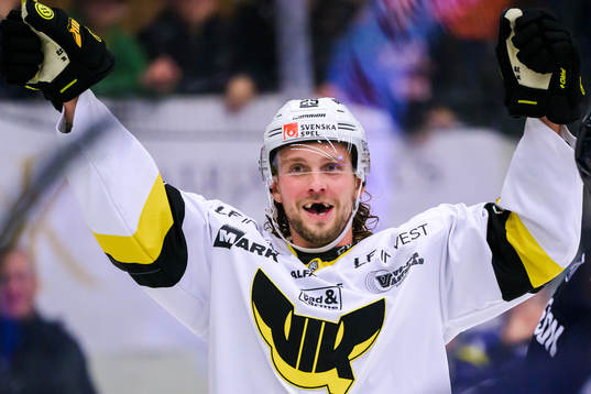 Västeråss Marcus Bergman jublar