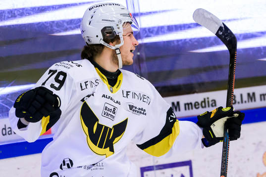 Västeråss Gabriel Kangas jublar
