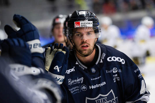 Karlskogas Kalle Jellvert jublar