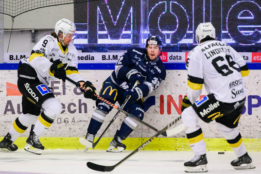 Västeråss Mikael Frycklund och Karlskogas Markus Modigs