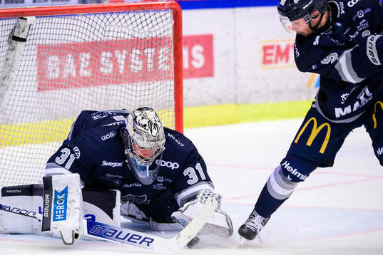 Karlskogas målvakt Marcus Hellgren