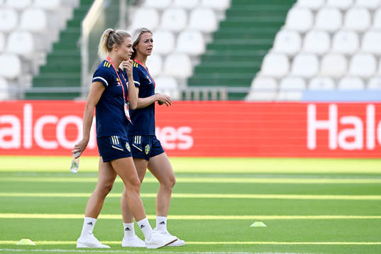 Fridolina Rolfö and Amanda Ilestedt of Sweden