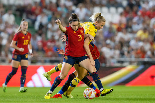 Teresa Abelleira of Spain and Fridolina Rolfö of Sweden