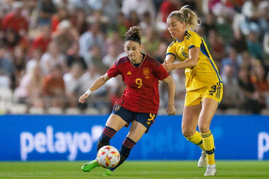 Esther Gonzalez of Spain and Linda Sembrant of Sweden