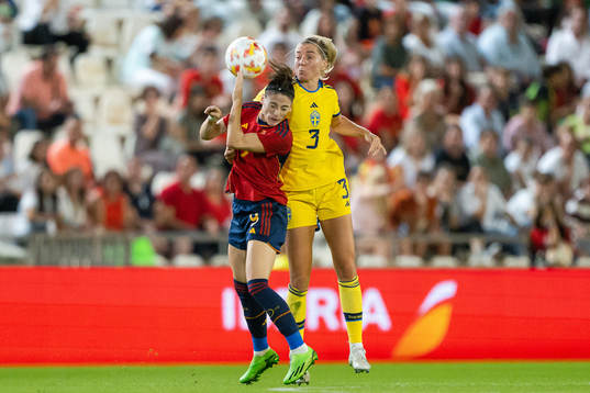 Esther Gonzalez of Spain and Linda Sembrant of Sweden