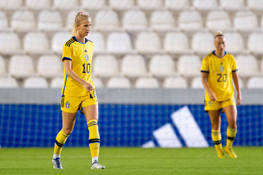 Sofia Jakobsson and Hanna Bennison of Sweden