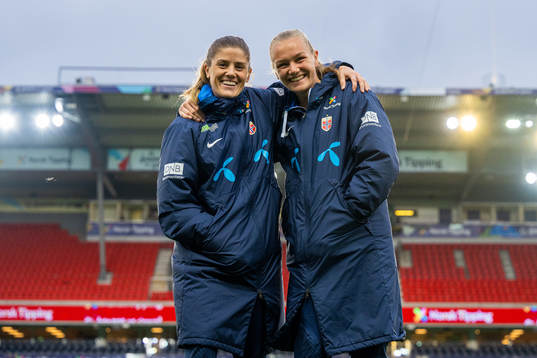 Maren Mjelde and Frida Maanum of Norway