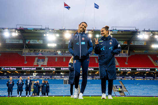 Ingrid Syrstad Engen and Vilde Bøe Risa of Norway