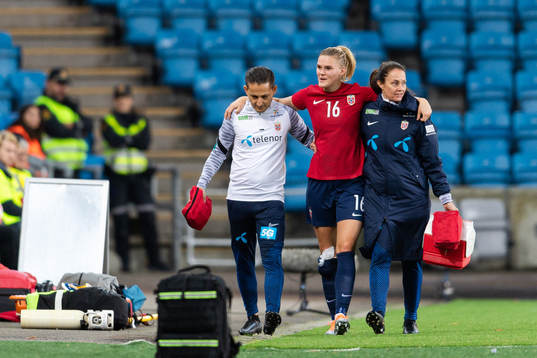 Kristine Bjørdal Leine of Norway in pain
