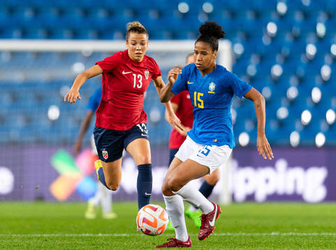 Celin Bizet Ildhusøy of Norway and  Tainara of Brazil