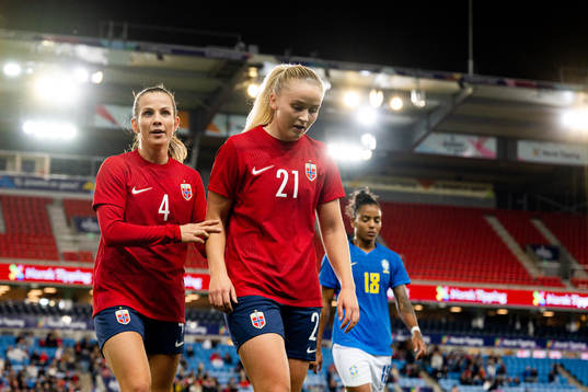Tuva Hansen and Anna Jøsendal of Norway look dejected