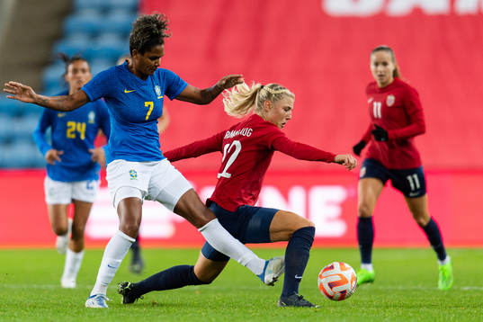 Maria Eduarda Francelino of Brazil and Sophie Roman Haug of