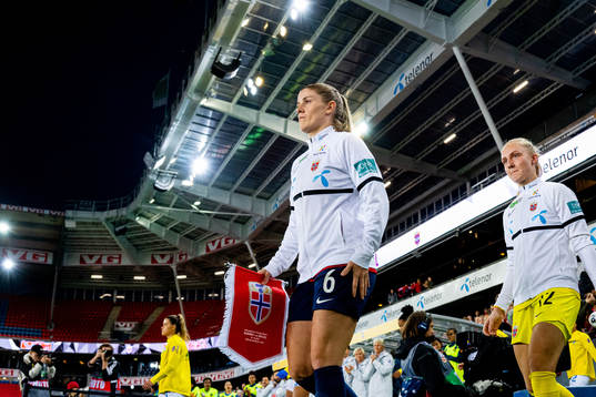 Maren Mjelde of Norway enters the pitch