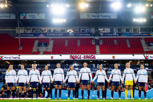 Players of Norway line up