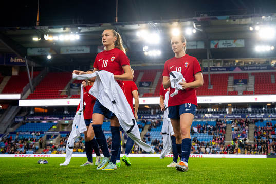 Frida Maanum and Elisabeth Terland of Norway