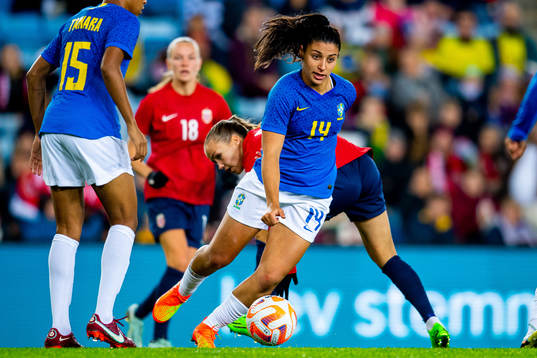 Maria Eduarda Sampaio of Brazil and Guro Reiten of Norway