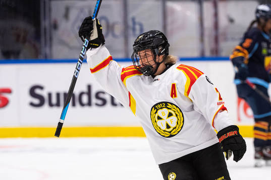 Brynäs Maja Nylen-Persson jublar