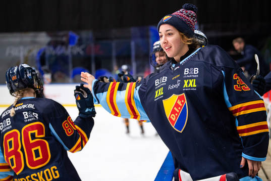 Djurgårdens målvakt Selma Luggin och Selma Tyreskog