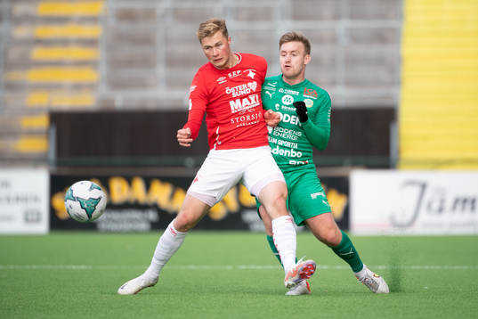 Östersunds Isac Häggman och Bodens Kevin Roberts