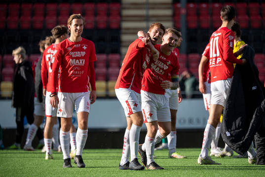 Östersunds Joshua Richards jublar