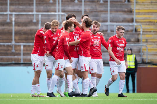 IFK Östersunds spelare jublar