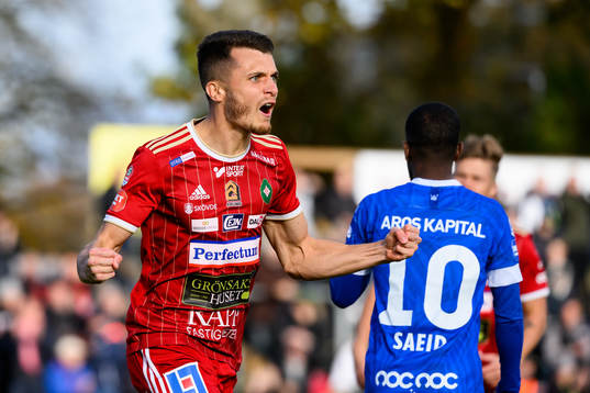 Bläddra bland fler bilder av Fotboll, Superettan, Skövde AIK - Trelleborg