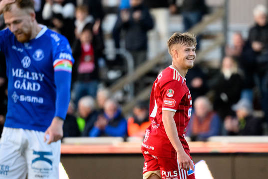 Trelleborgs Jesper Modig deppar och Skövdes Kevin Holmen