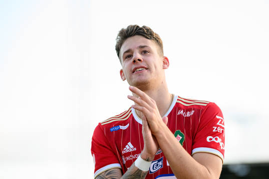 Skövdes Gabriel Wallentin tackar publiken