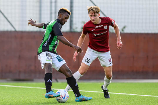 GAIS Rickard Emeka Friday och Qvidings Johannes Engvall