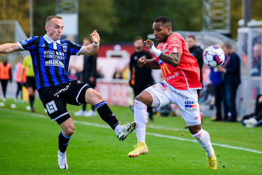 Sirius Aron Bjarnason och Degerfors Joseph - Claude Agyeman