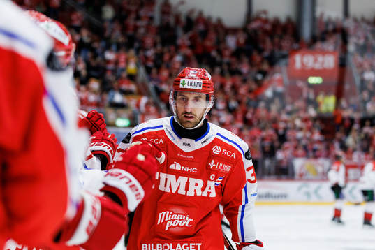 Timrås Albin Lundin jublar efetr 1-2