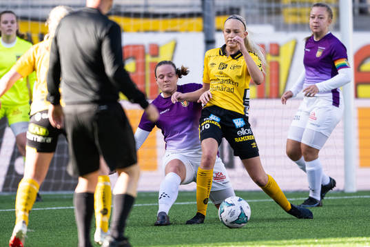 Westbos Sara Carlsson och Elfsborgs Matilda Ståhlbom