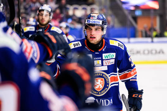 Växjös Glenn Gustafsson jublar