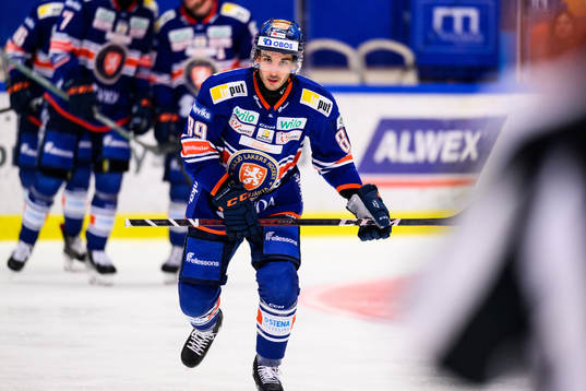 underVäxjös Jayden Halbgewachs jublar